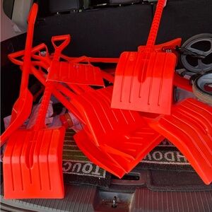 Car/Trunk 🪏 Shovel